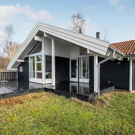 Amazing In With 2 Bedrooms Feriehus Hundested